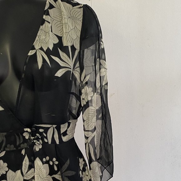 Rockmans Sheer Wrap Blouse/Top, Black w Cream Floral Print, Size 12 - Picture 3 of 10
